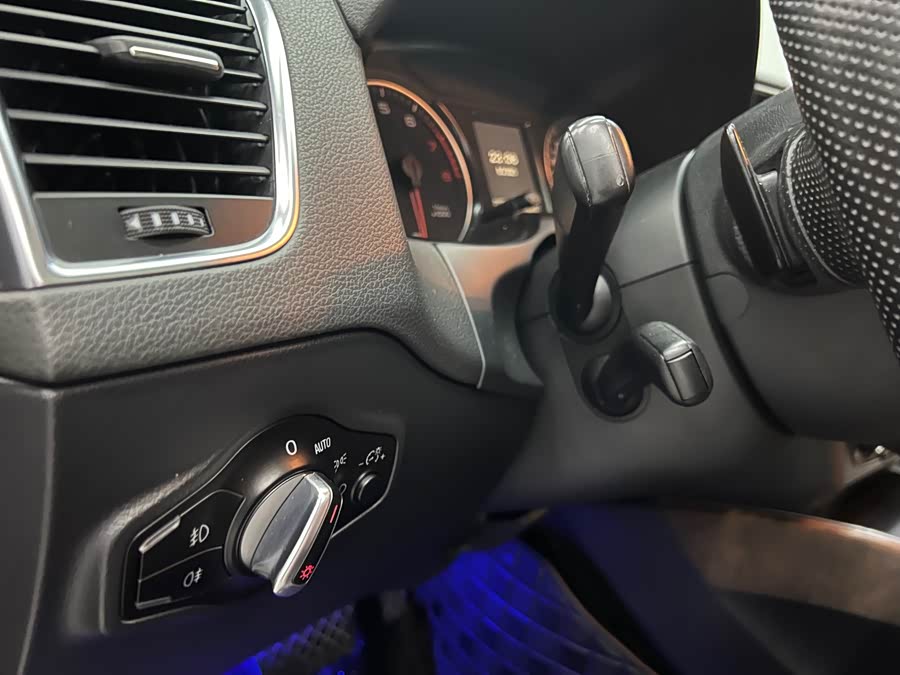 Audi Q5 (Imported) 2011 car image #17