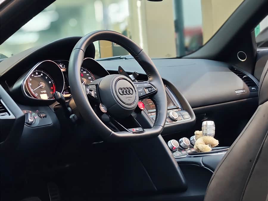 Audi R8 2012 immagine di auto #17