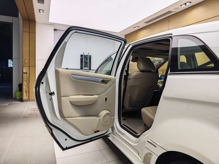 Mercedes-Benz B Class 2010 #17 Mercedes-Benz B Class 2010 car image #17