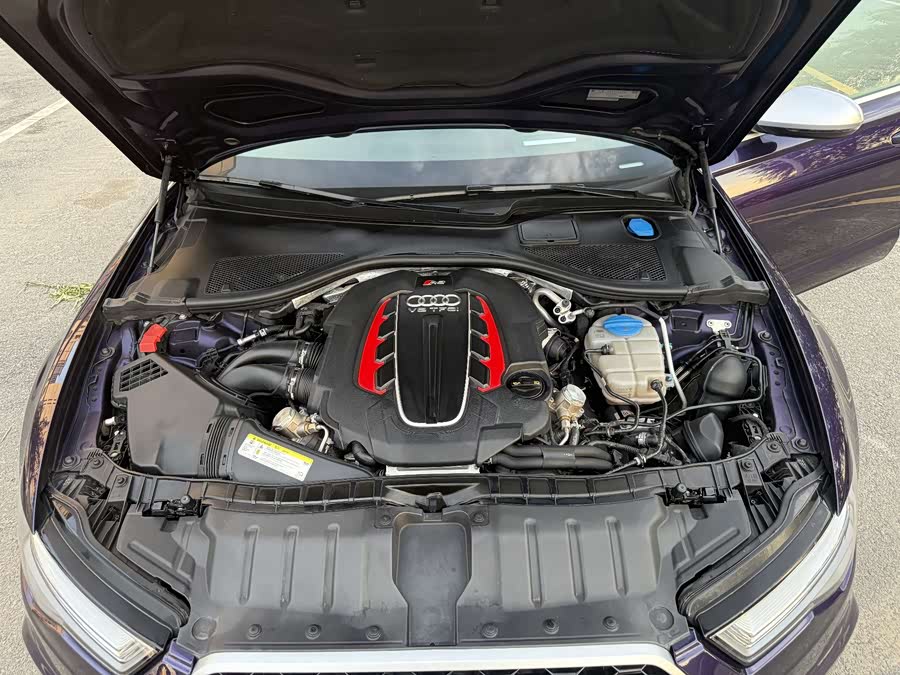 Audi RS 6 2018 صورة سيارة #17