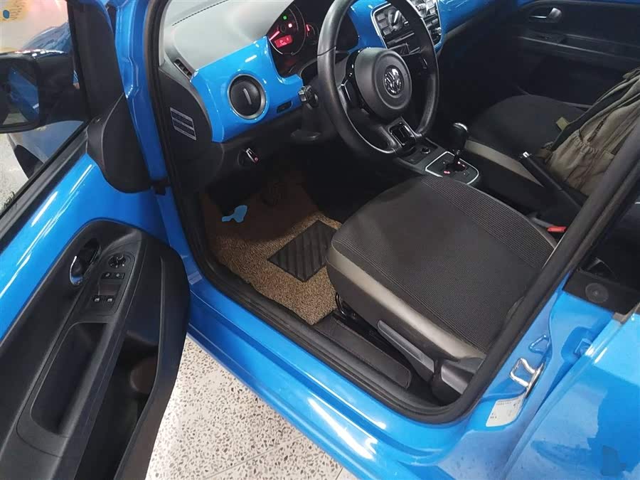 Volkswagen up! 2016 imagem de carro #17