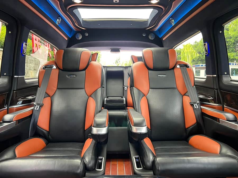 Mercedes-Benz V Class 2020 car image #17