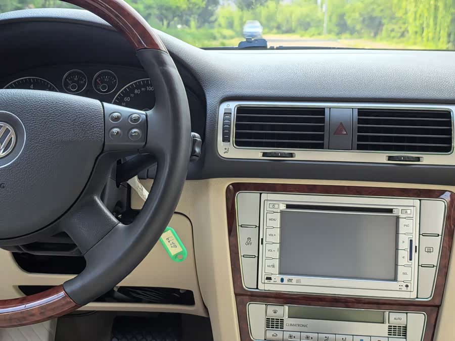 Volkswagen Passat Lingyu 2011 car image #17