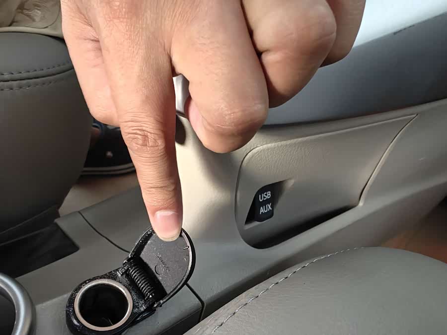 Toyota Reiz 2013 car image #17