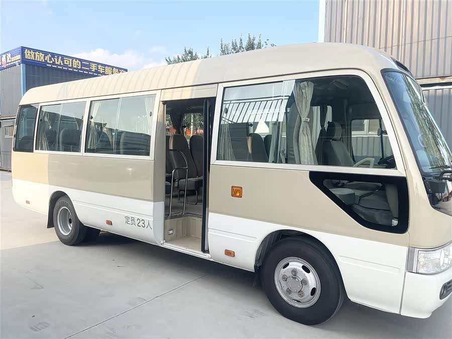 Toyota Coaster 2015 imagen de coche #17