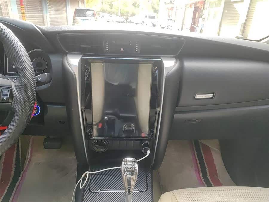 Toyota Fortuner 2018 car image #17