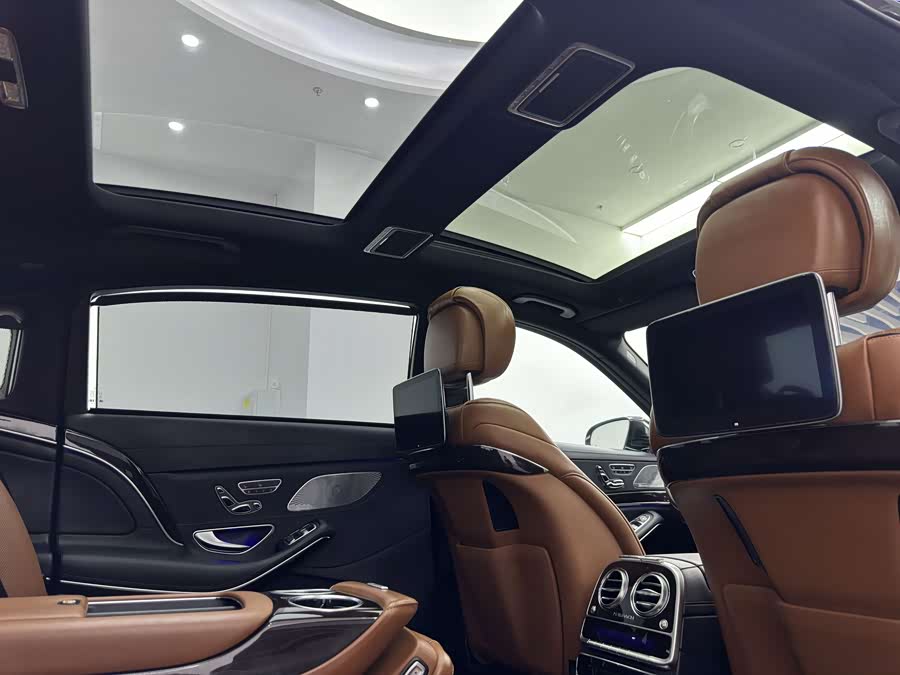 Mercedes-Benz Maybach S Class 2020 car image #17