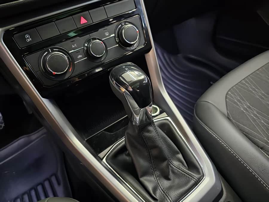 Volkswagen T-Cross 2020 #17 Volkswagen T-Cross 2020 immagine di auto #17