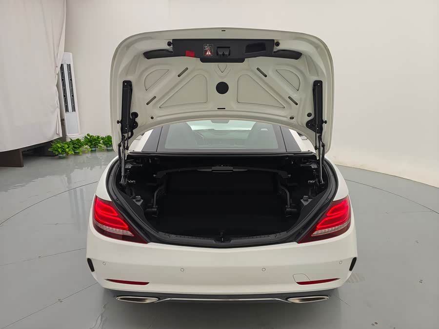 Mercedes-Benz SLC Class 2017 car image #17