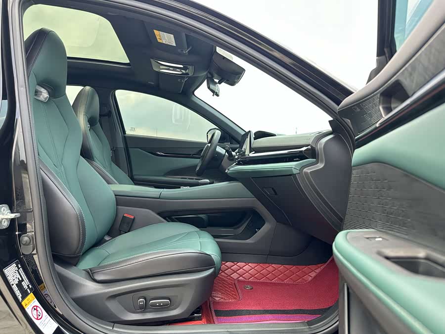 Changan UNI-V iDD 2024 صورة سيارة #17