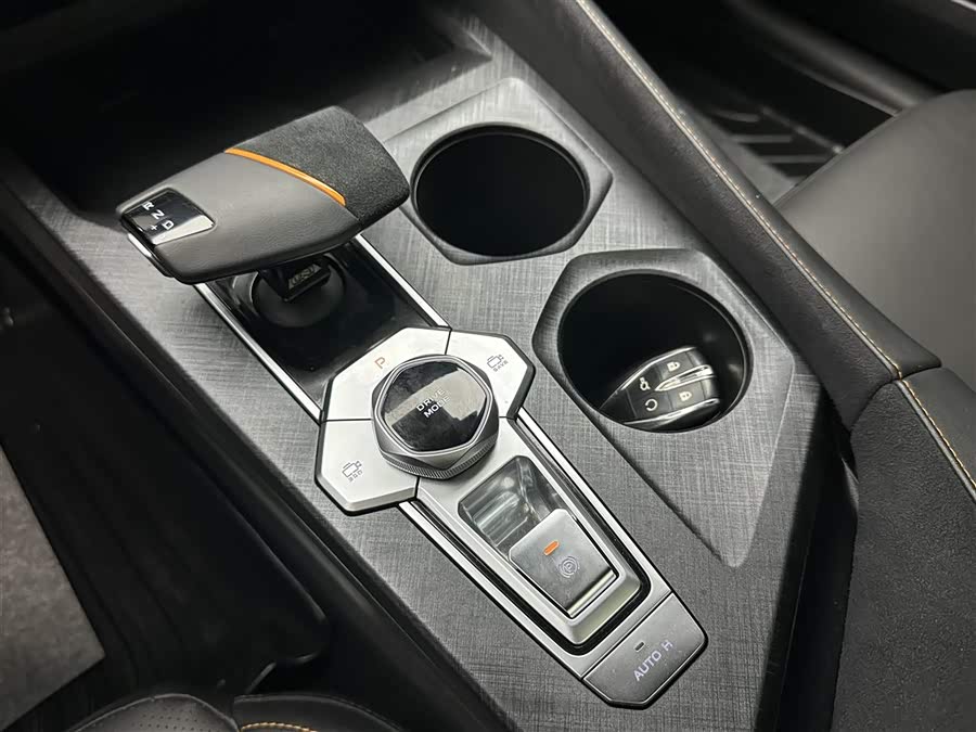 Changan UNI-V 2023 car image #17