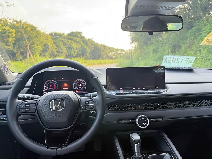 BYD F3R 2025 car image #17