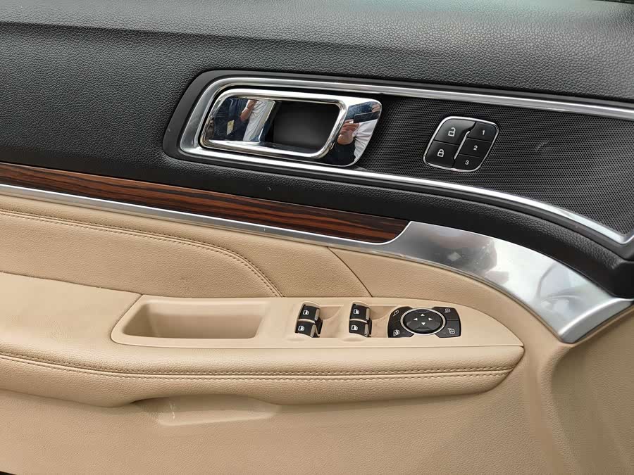 Ford Explorer (Imported) 2015 car image #17