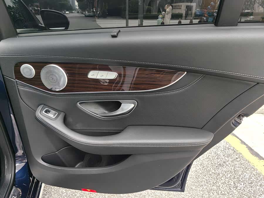 Mercedes-Benz C Class New Energy 2017 car image #17