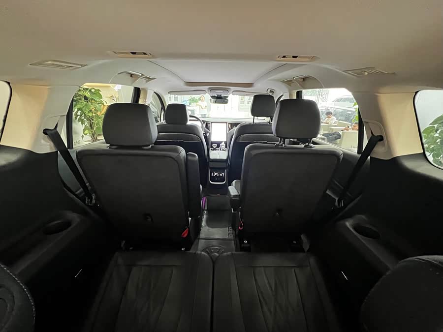 HongQi HS7 PHEV 2024 car image #17