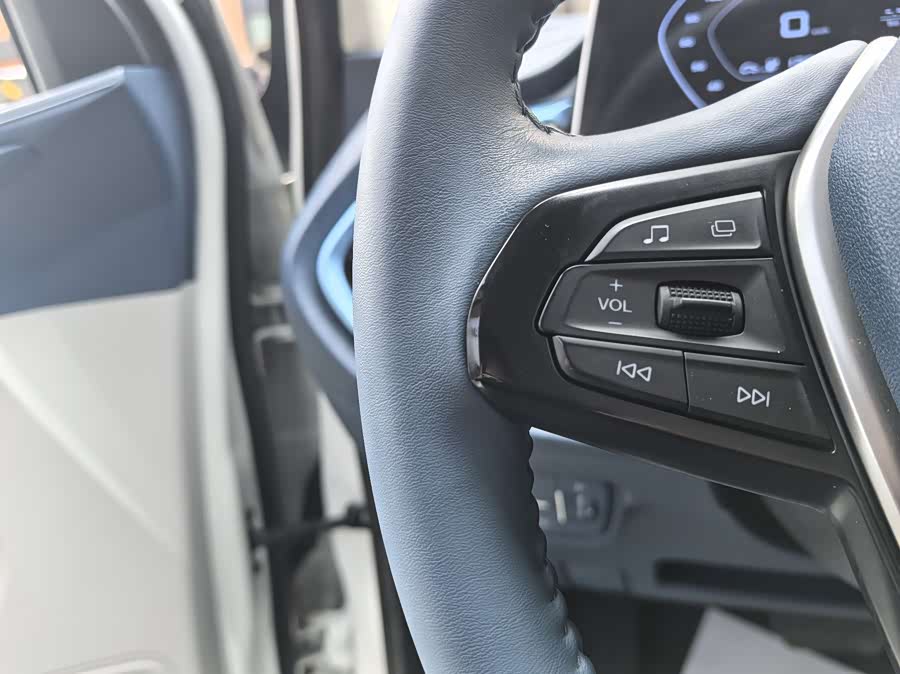 Changan BenBen E-Star 2023 car image #17