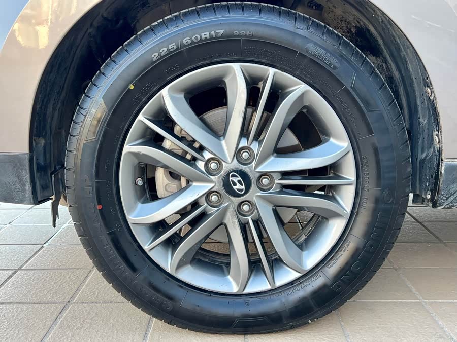 Hyundai ix35 2014 car image #17