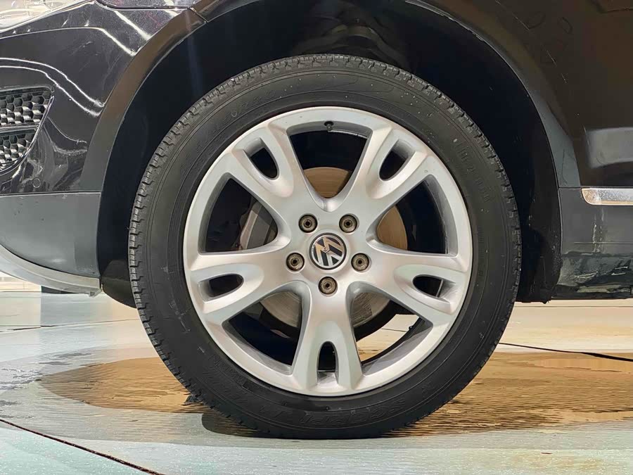 Volkswagen Touareg 2010 immagine di auto #17