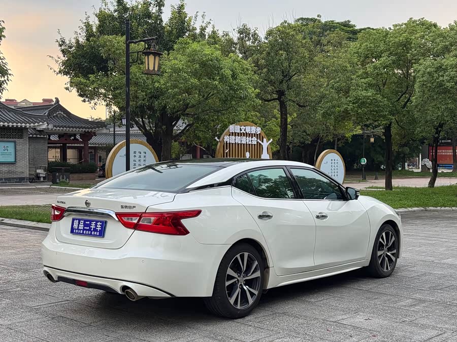 Nissan Maxima 2018 صورة سيارة #17