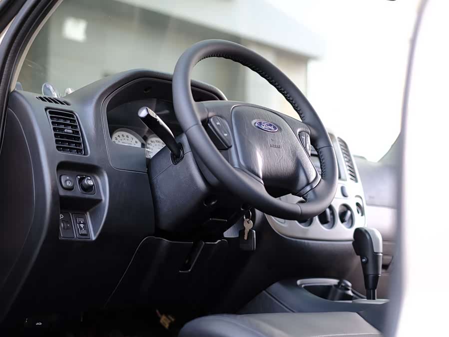 Ford Escape (Imported) 2007 immagine di auto #17