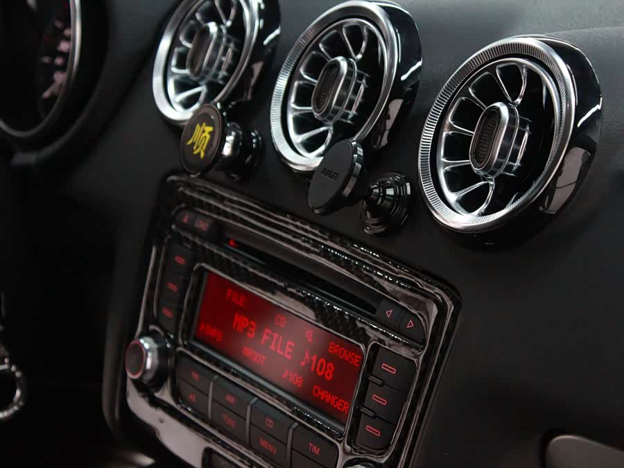 Audi TTS 2015 car image #17