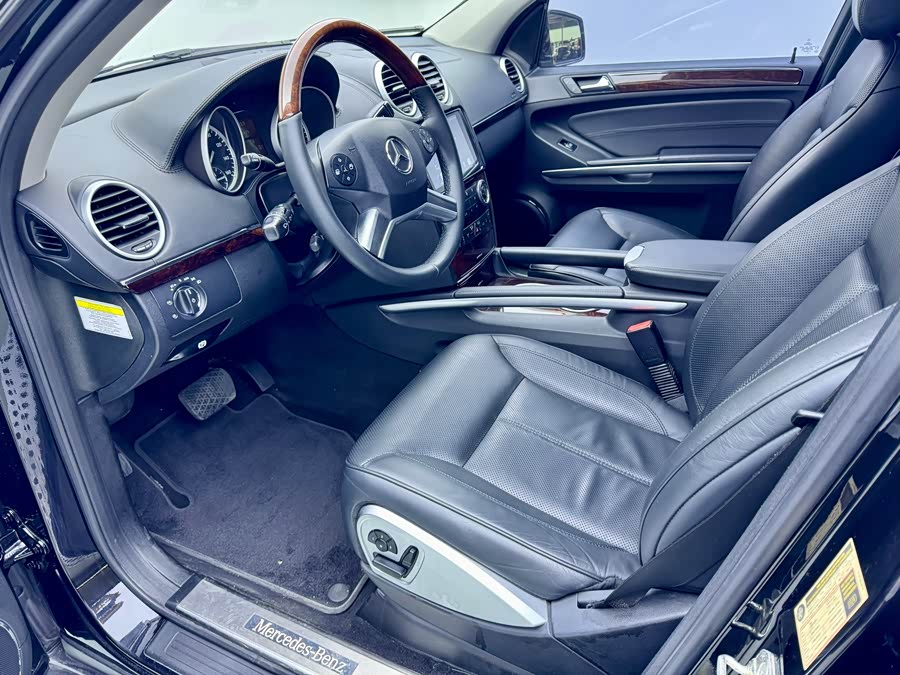 Mercedes-Benz GL Class 2011 car image #17