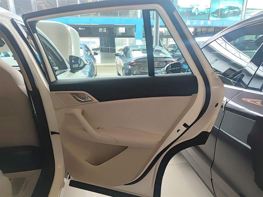 Roewe D5X DMH 2025 imagen de coche #17
