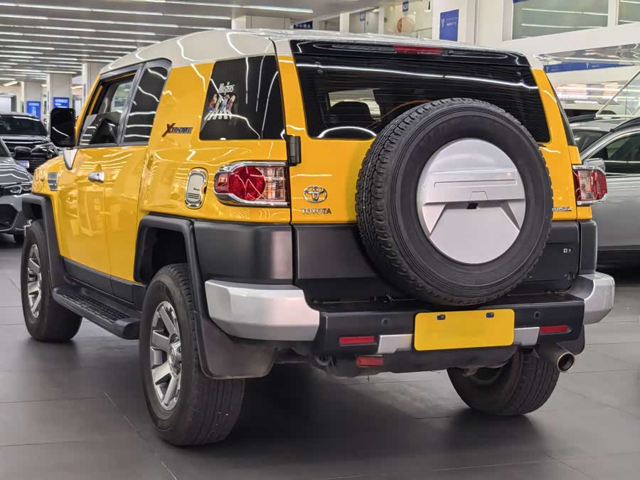Toyota FJ Cruiser 2017 immagine di auto #17
