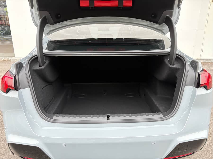 BMW 2 Series 2024 car image #17