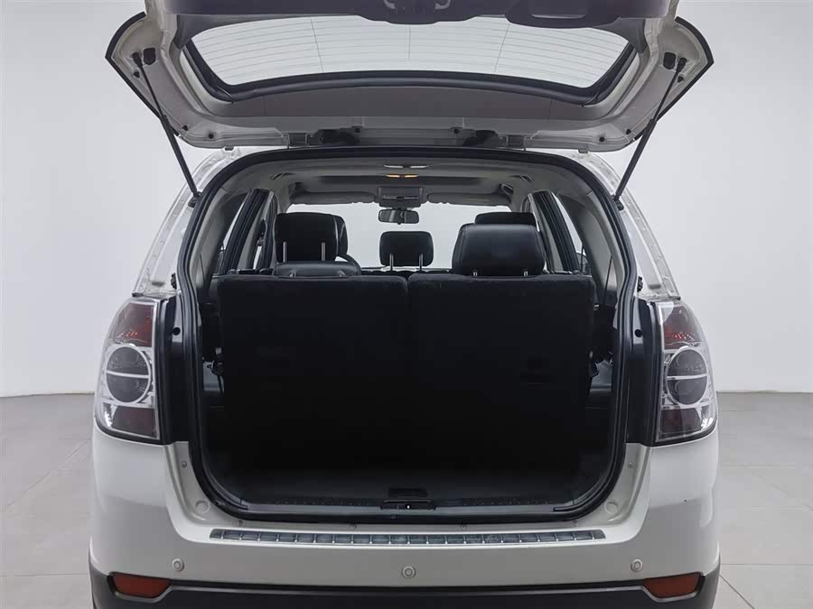 Chevrolet Captiva 2017 car image #17