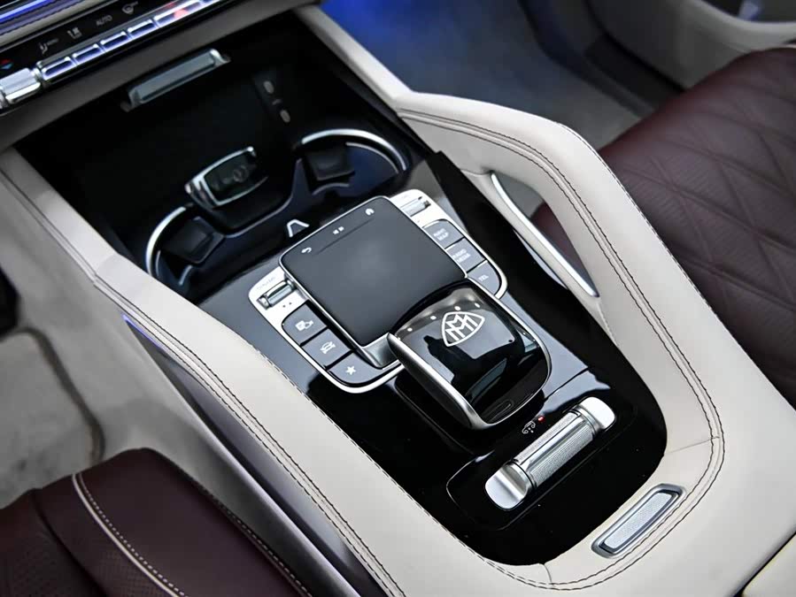 Mercedes-Benz Maybach GLS 2024 imagen de coche #17