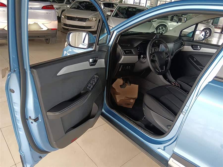 哪吒汽车 哪吒N01 2020 汽车图片 #17