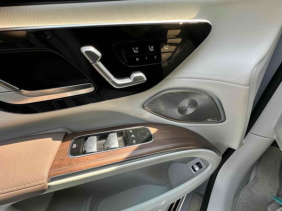 Mercedes-Benz EQS SUV 2023 car image #17