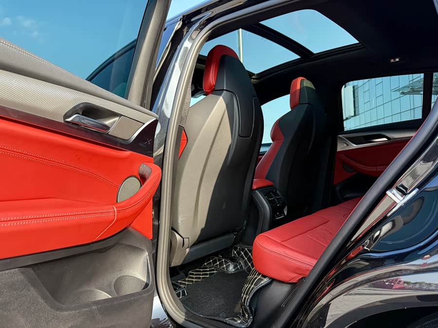 BMW X4 M 2021 car image #17