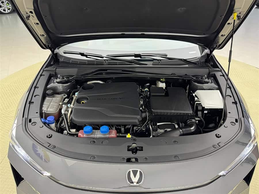 Changan UNI-V iDD 2024 #17 Changan UNI-V iDD 2024 car image #17