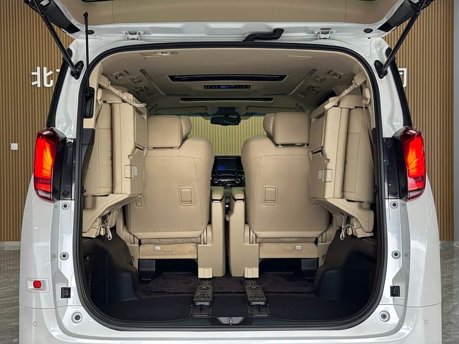 Toyota Alphard 2019 #17 Toyota Alphard 2019 car image #17