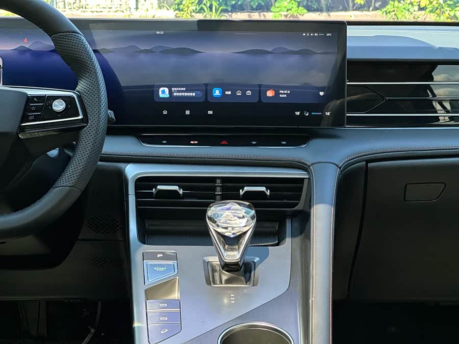 Roewe RX5 New Energy 2022 изображение автомобиля #17