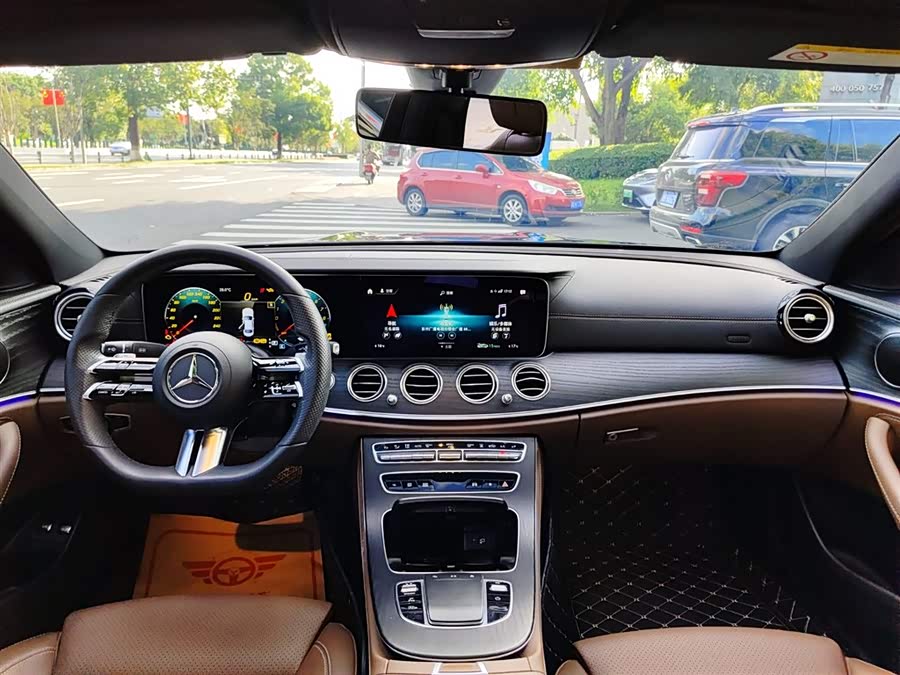 Mercedes-Benz E Class New Energy 2022 car image #17