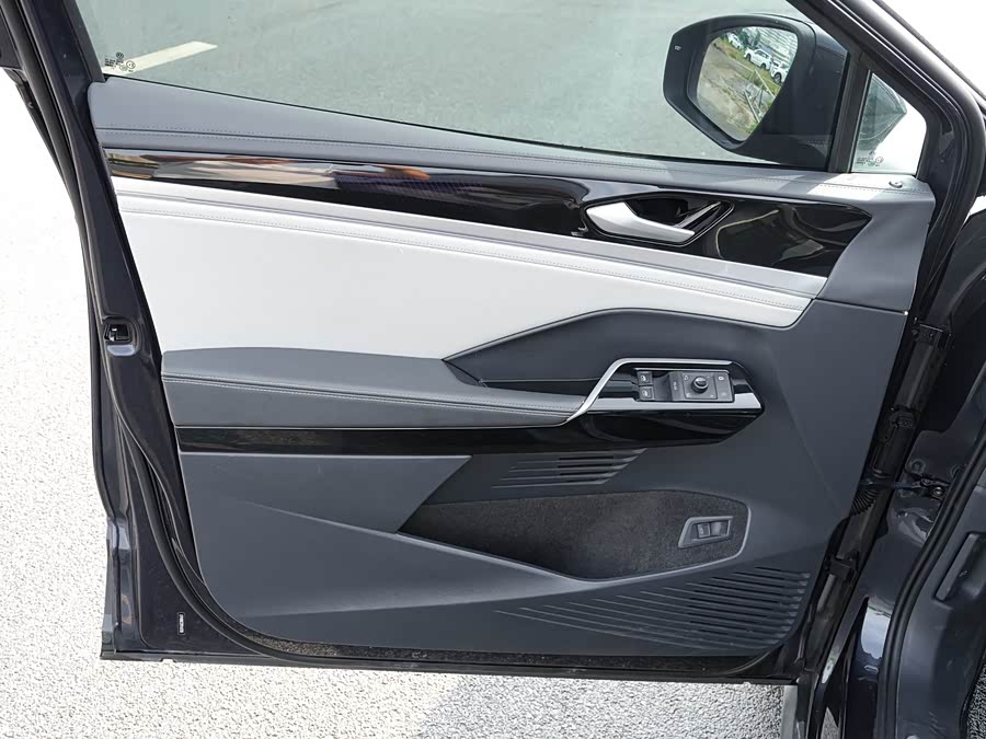 Volkswagen ID.6 Crozz 2023 immagine di auto #17