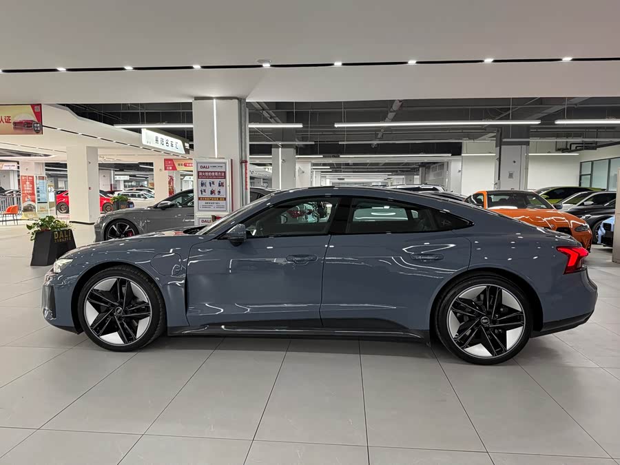 Audi e-tron GT 2024 صورة سيارة #17