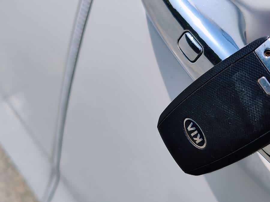 起亚 起亚K4 2014 汽车图片 #17