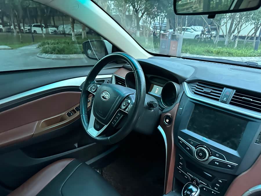 BYD G5 2015 #17 BYD G5 2015 изображение автомобиля #17