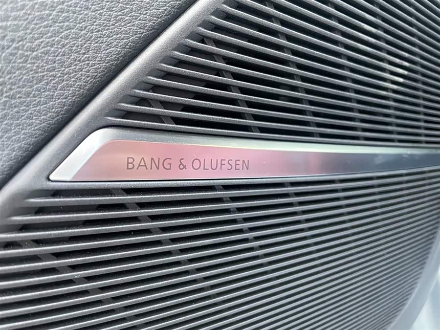 Audi SQ7 2024 immagine di auto #17