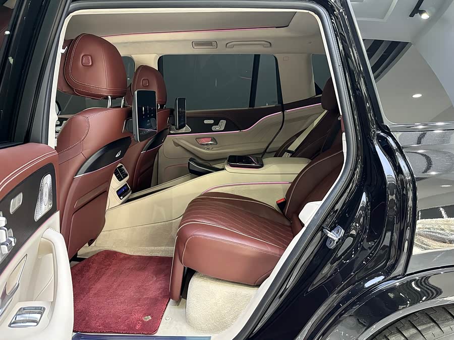 Mercedes-Benz Maybach GLS 2025 car image #17