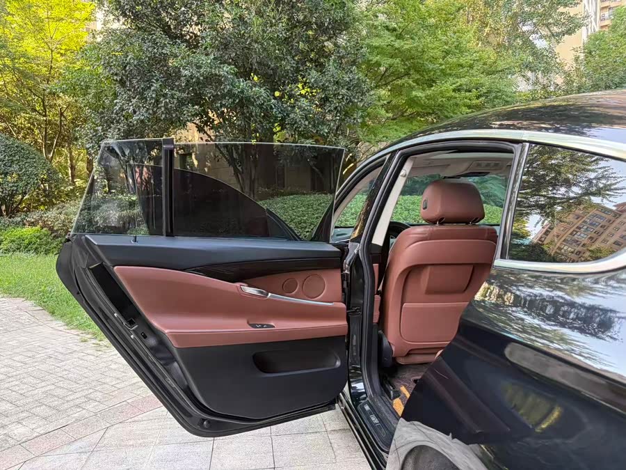 BMW 5 Series GT 2016 #17 BMW 5 Series GT 2016 immagine di auto #17