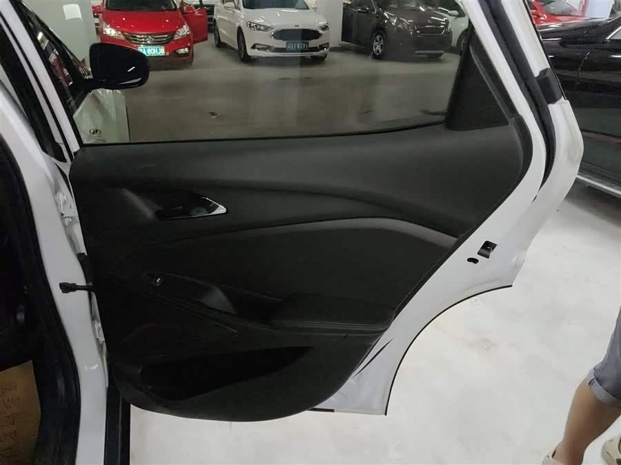 Chevrolet Charm 2023 car image #17