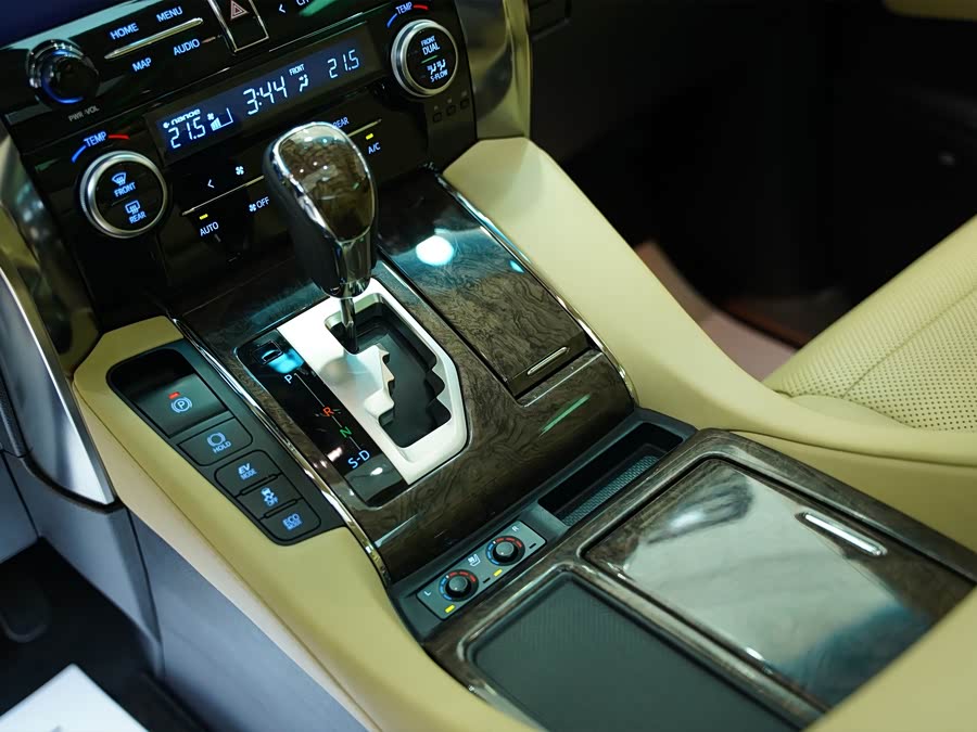 Toyota Alphard 2022 immagine di auto #17