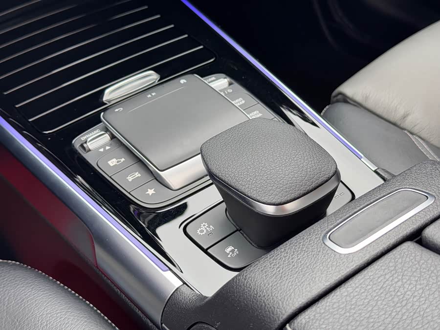 Mercedes-Benz GLB AMG 2022 immagine di auto #17