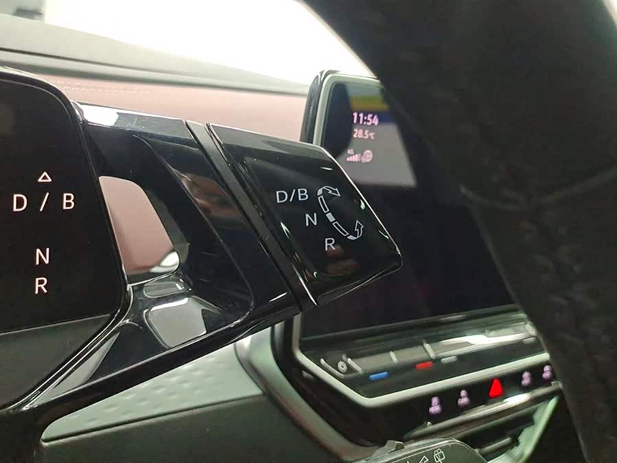 Volkswagen ID.6 X 2022 car image #17