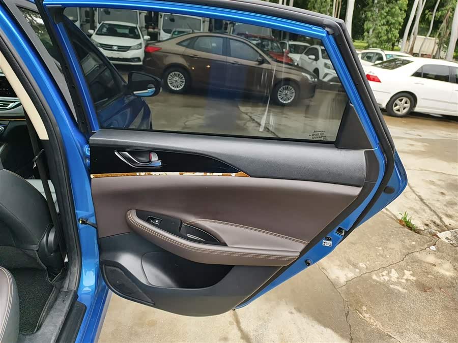 Changan Eado DT 2018 car image #17